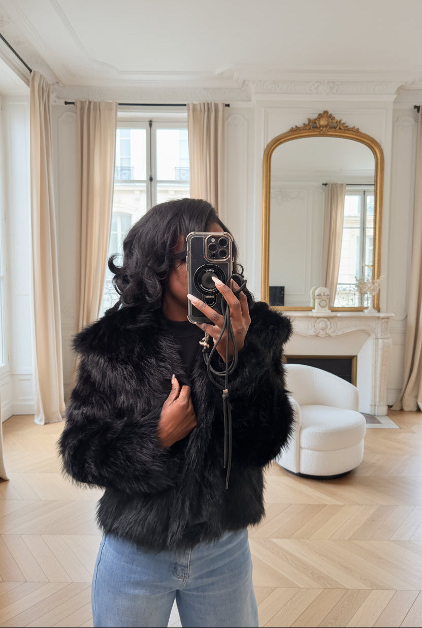 Manteau Court Noir en Fausse Fourrure | Look Glam & Chic pour l’Hiver-beautifulshop