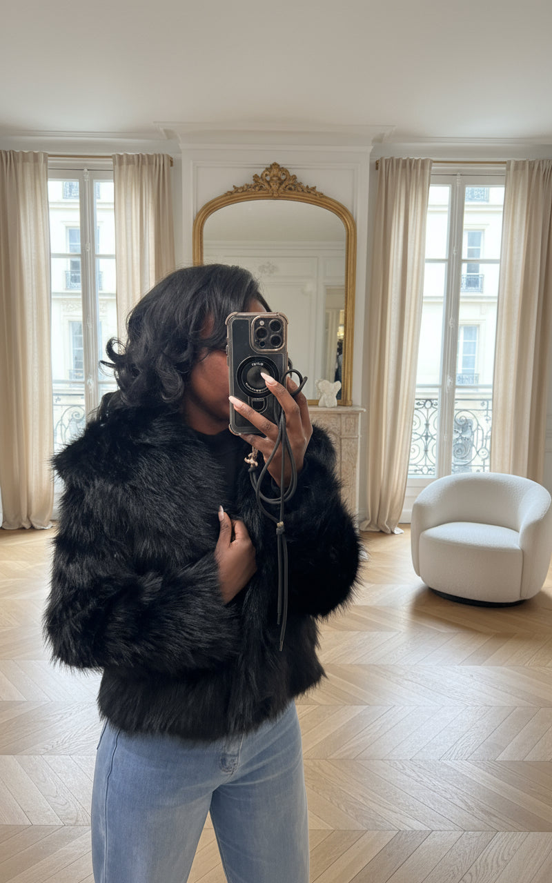 Manteau Court Noir en Fausse Fourrure | Look Glam & Chic pour l’Hiver-beautifulshop