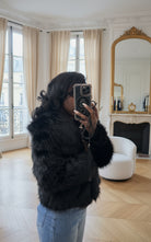 Manteau Court Noir en Fausse Fourrure | Look Glam & Chic pour l’Hiver-beautifulshop