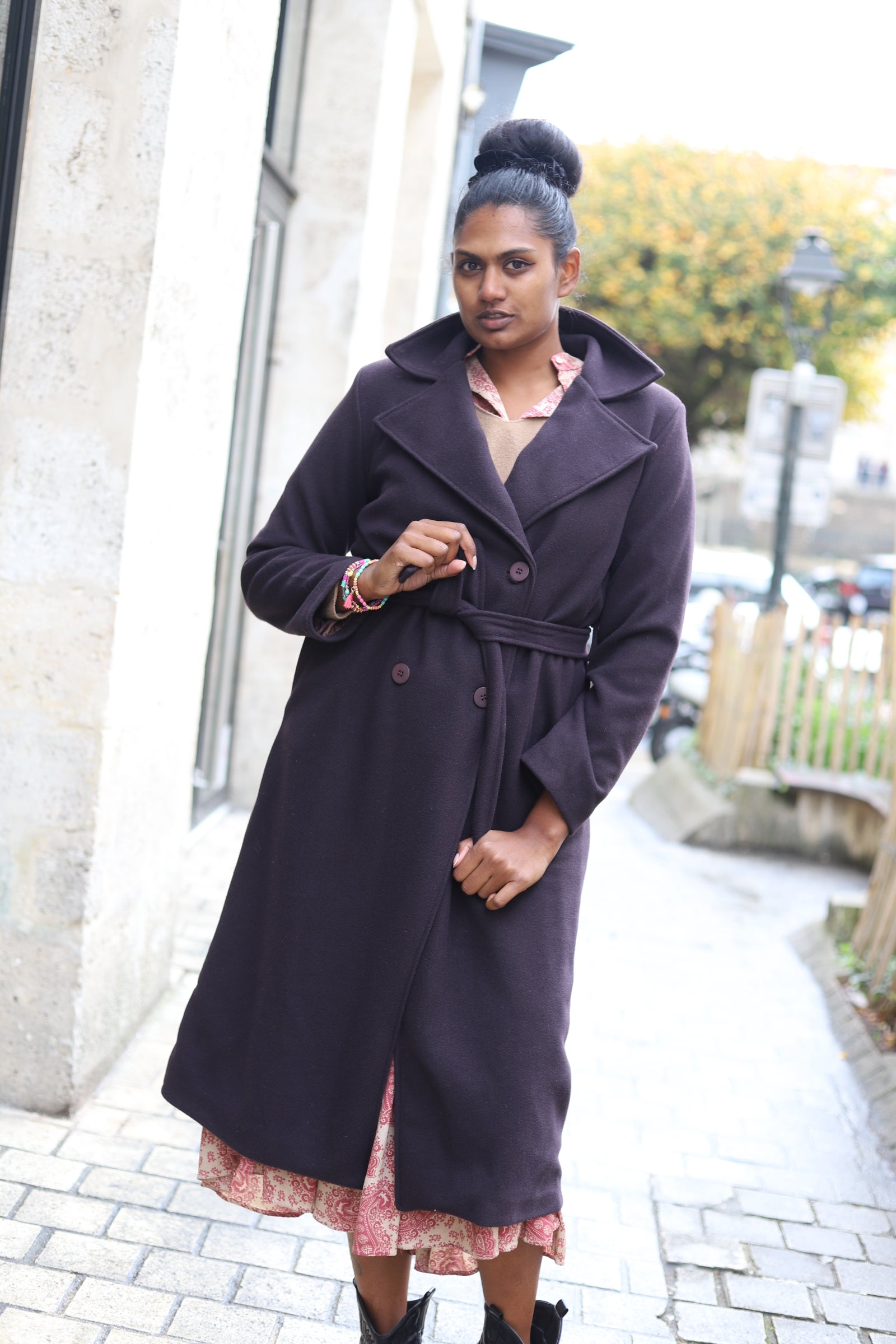 Manteau long ceinturé femme chocolat – Élégant & tendance | Beautiful Shop