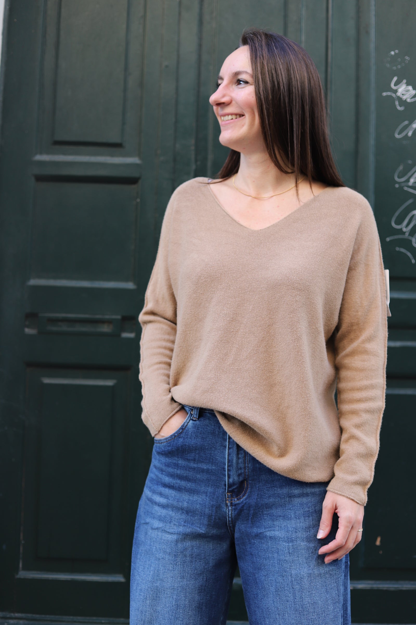 Pull Col V Texturé Beige – Coupe Oversize | Taille 40/42+ | Fabriqué en Italie 