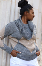 Pull col drapé motif losange femme – Maille chaude grise et beige Made in Italy-beautifulshop