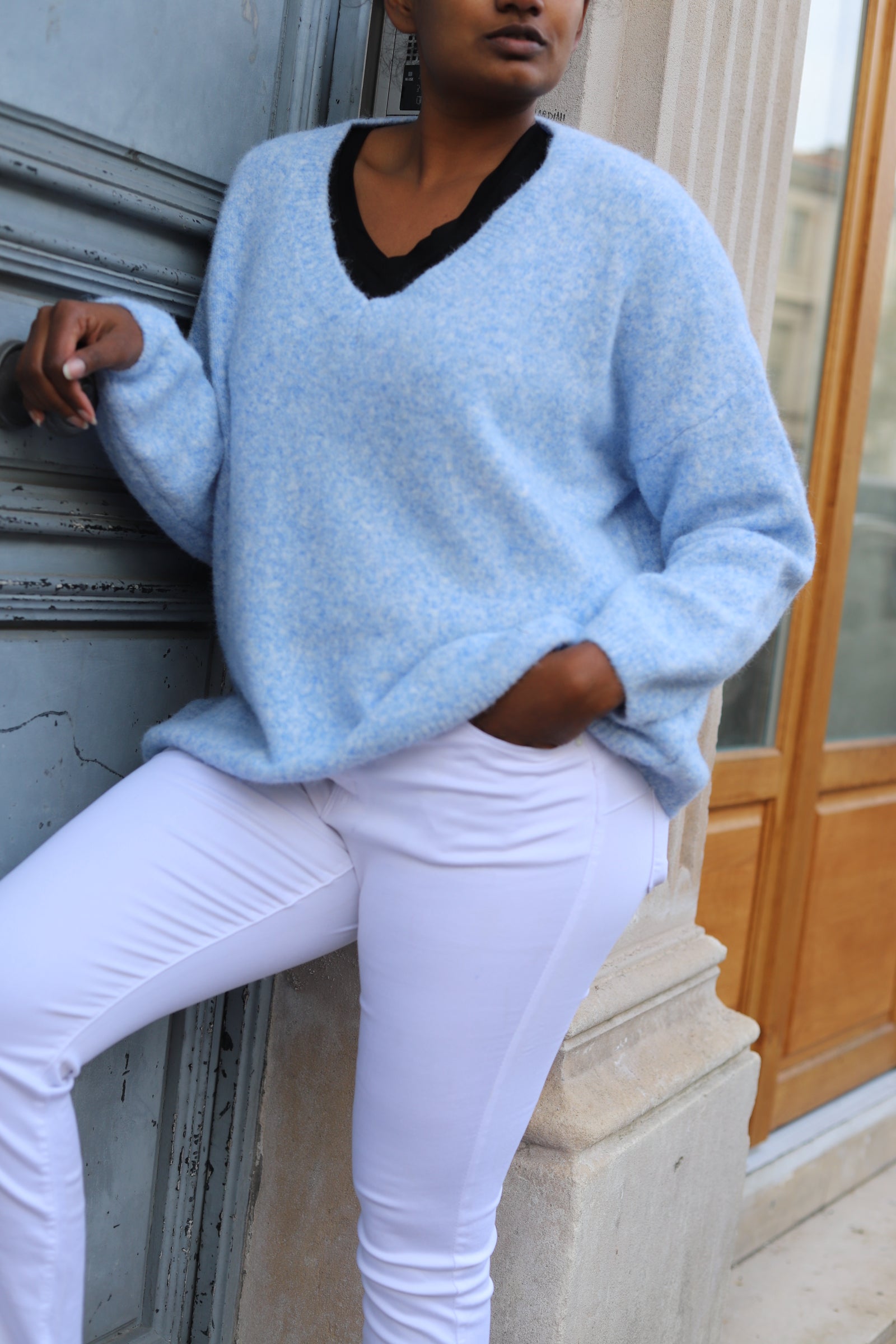 Pull oversize bleu col V femme – beautifulshop