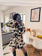 Robe fluide imprimée noire & beige – Élégance urbaine & confort-beautifulshop