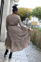 Robe longue bohème imprimée taupe col V – Beautiful Shop
