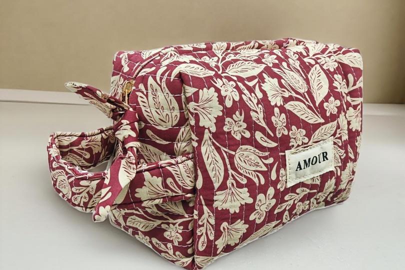 Trousse de Toilette Matelassée "AMOUR" – Coton