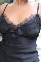 Tunique noire satinée femme avec dentelle – Chic & Glamour | Beautiful Shop