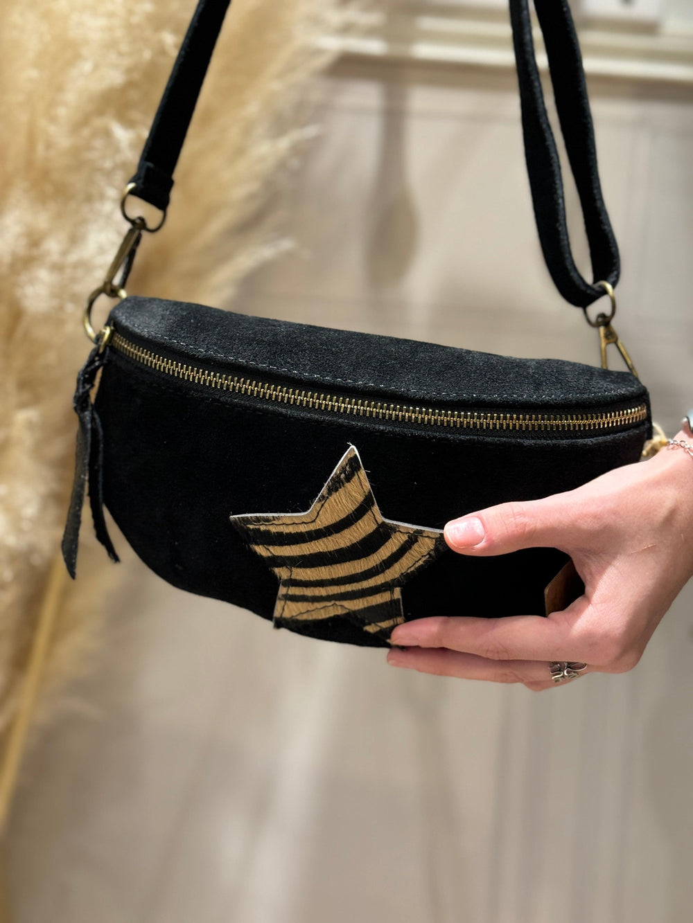 Banane Bandoulière en Daim avec Détail Étoile - beautifulshop