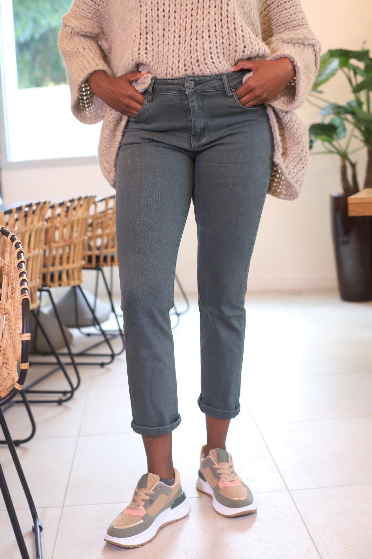 Baskets bicolores kaki et beige à lacets – Beautiful Shop