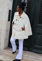 cape femme hiver, veste cape beige, manteau original femme, veste élégante taille unique, manteau tendance 2025, veste oversize chic
