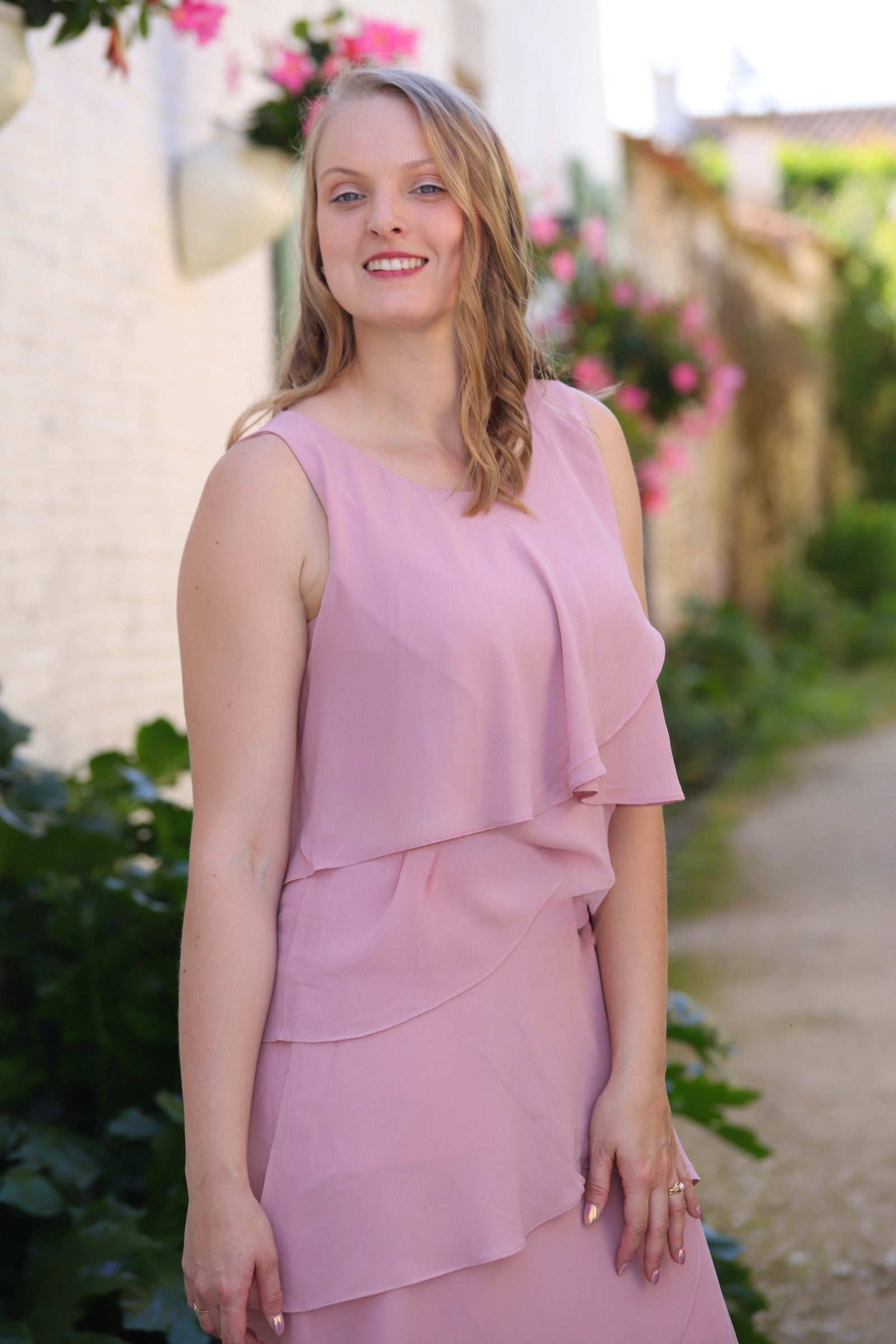 Robe courte rose à volants – Élégance douce et féminine pour vos événements - beautifulshop