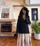 blazer noir femme, veste noire cintrée, blazer élégant, veste tailleur femme, veste noire recyclée, blazer écoresponsable, veste bureau femme, look chic blazer