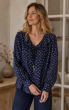Blouse Léonie à pois – bleu marine – Beautiful Shop