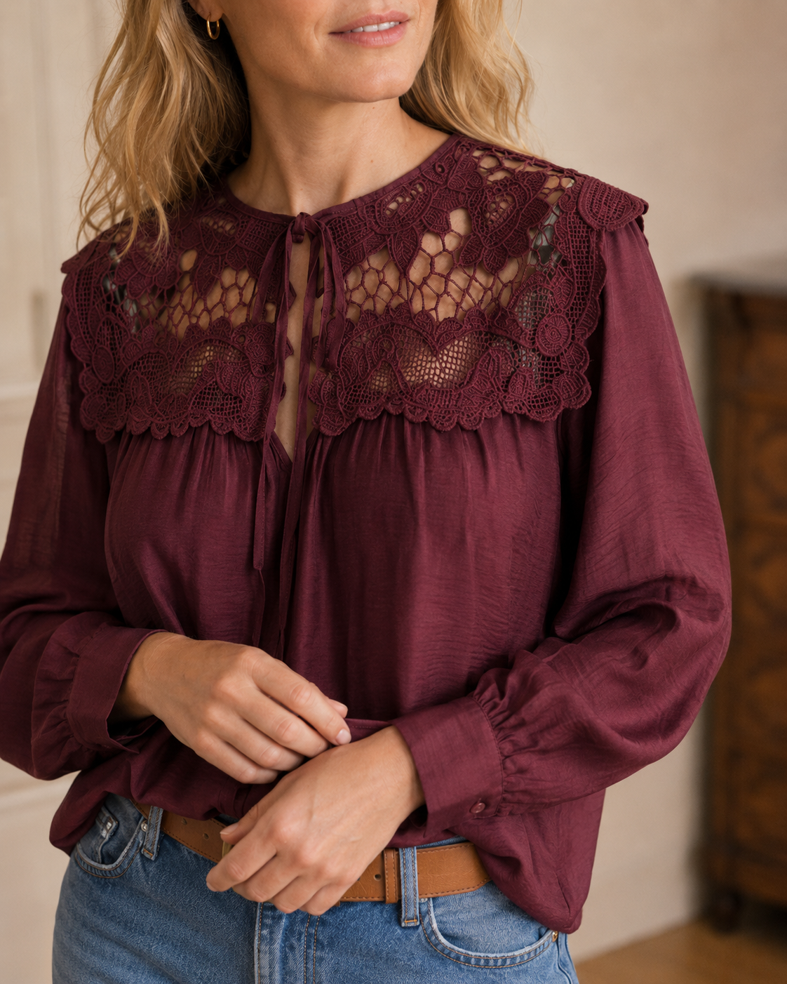 Blouse Romane en dentelle – rouge bordeaux – Beautiful Shop