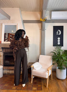 blouse fluide femme, blouse à pois marron, blouse col lavallière, blouse romantique, blouse légère automne hiver, blouse ample à volants, blouse vintage chic