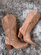 Bottes western beiges à clous dorés – Beautiful Shop