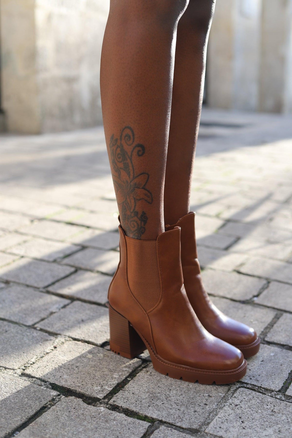 Bottines camel à talon de 7,5 cm – Beautiful Shop