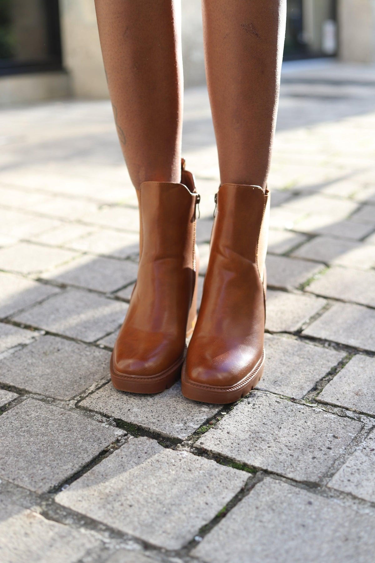 Bottines camel à talon de 7,5 cm – Beautiful Shop