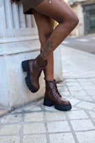 Bottines chocolat à lacets et zip latéral – Beautiful Shop