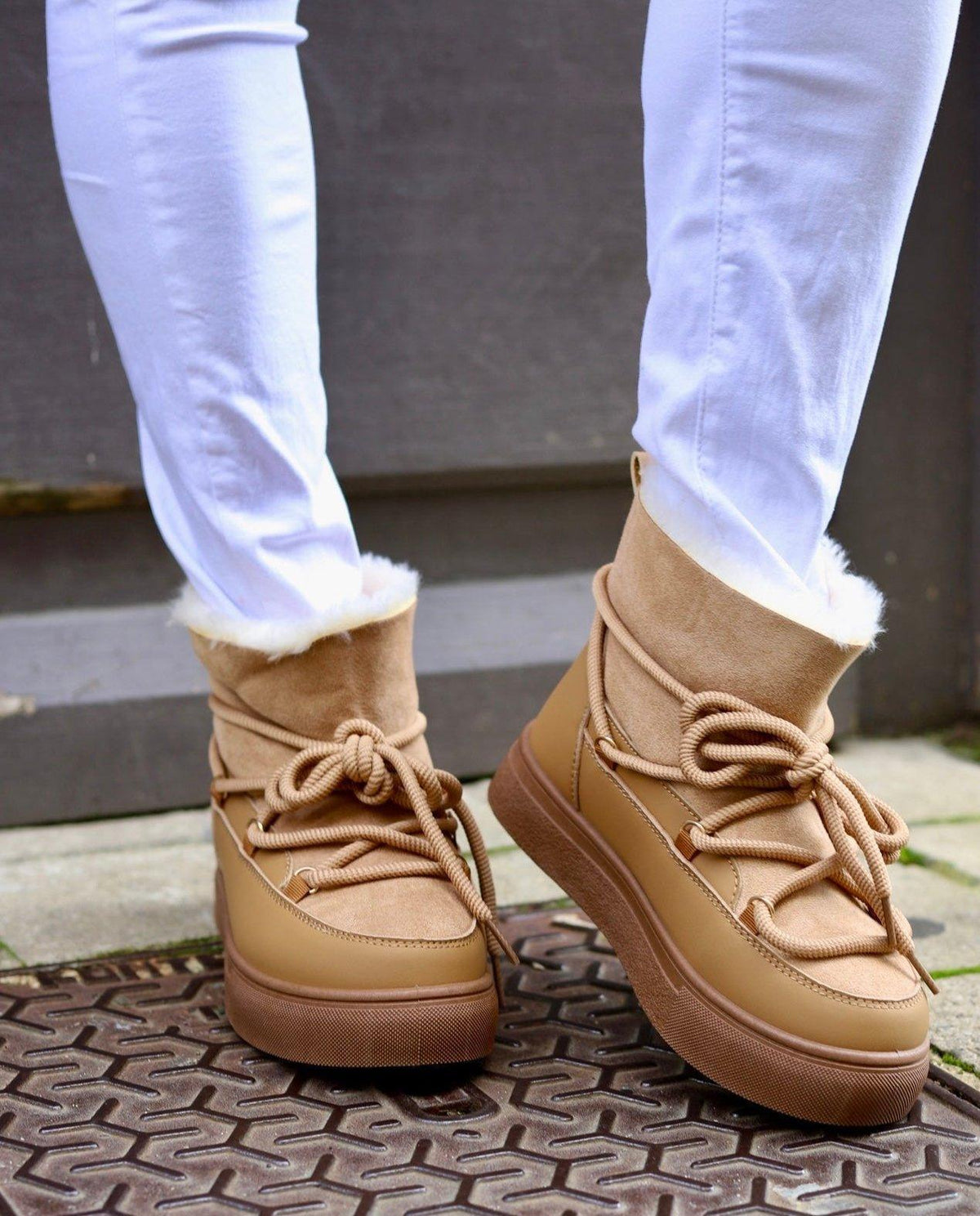 Bottines montantes camel à doublure synthétique – Beautiful Shop