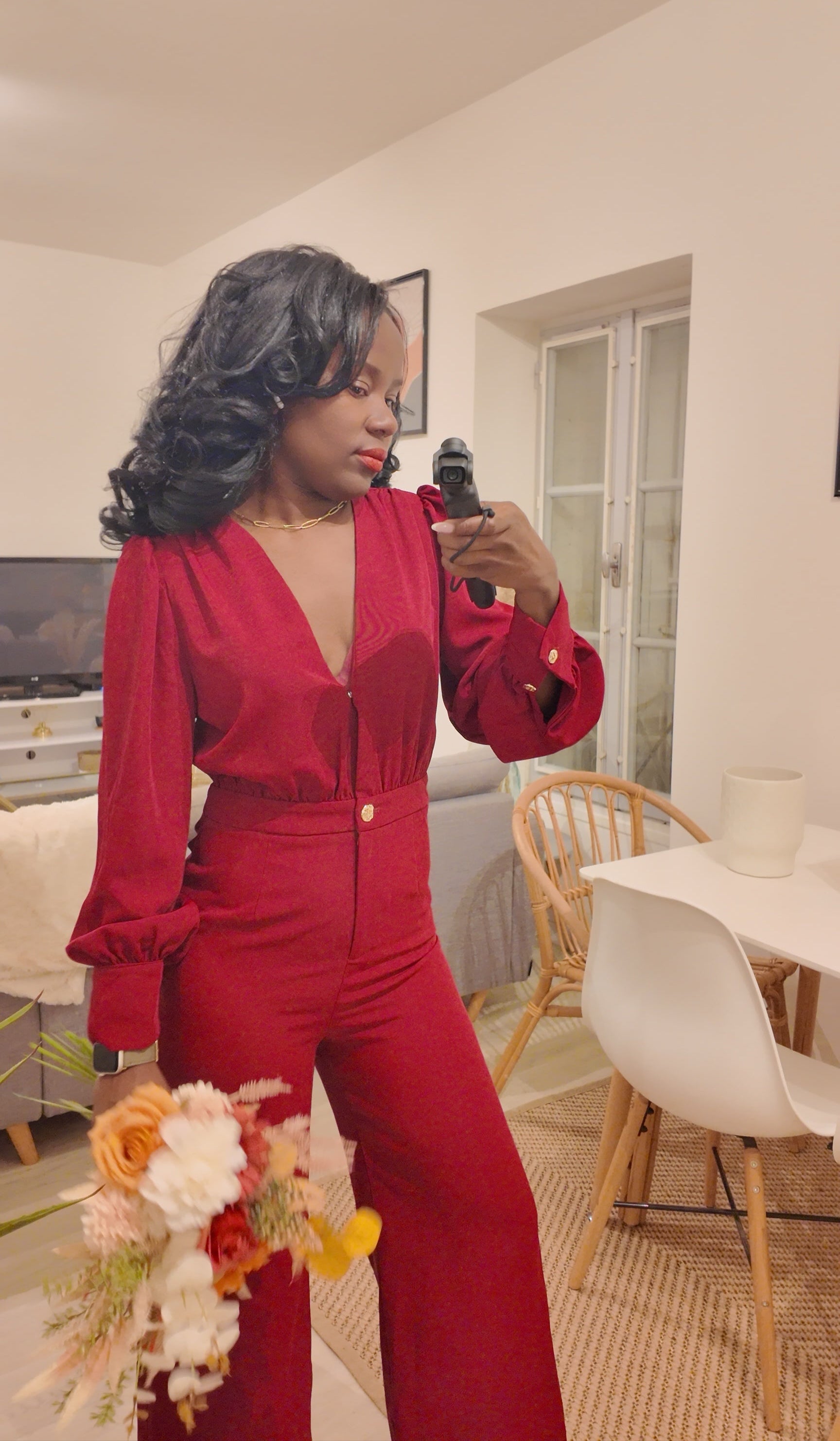Combinaison bordeaux à col V et pantalon large – Beautiful Shop