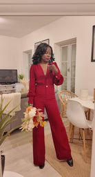 Combinaison bordeaux à col V et pantalon large – Beautiful Shop