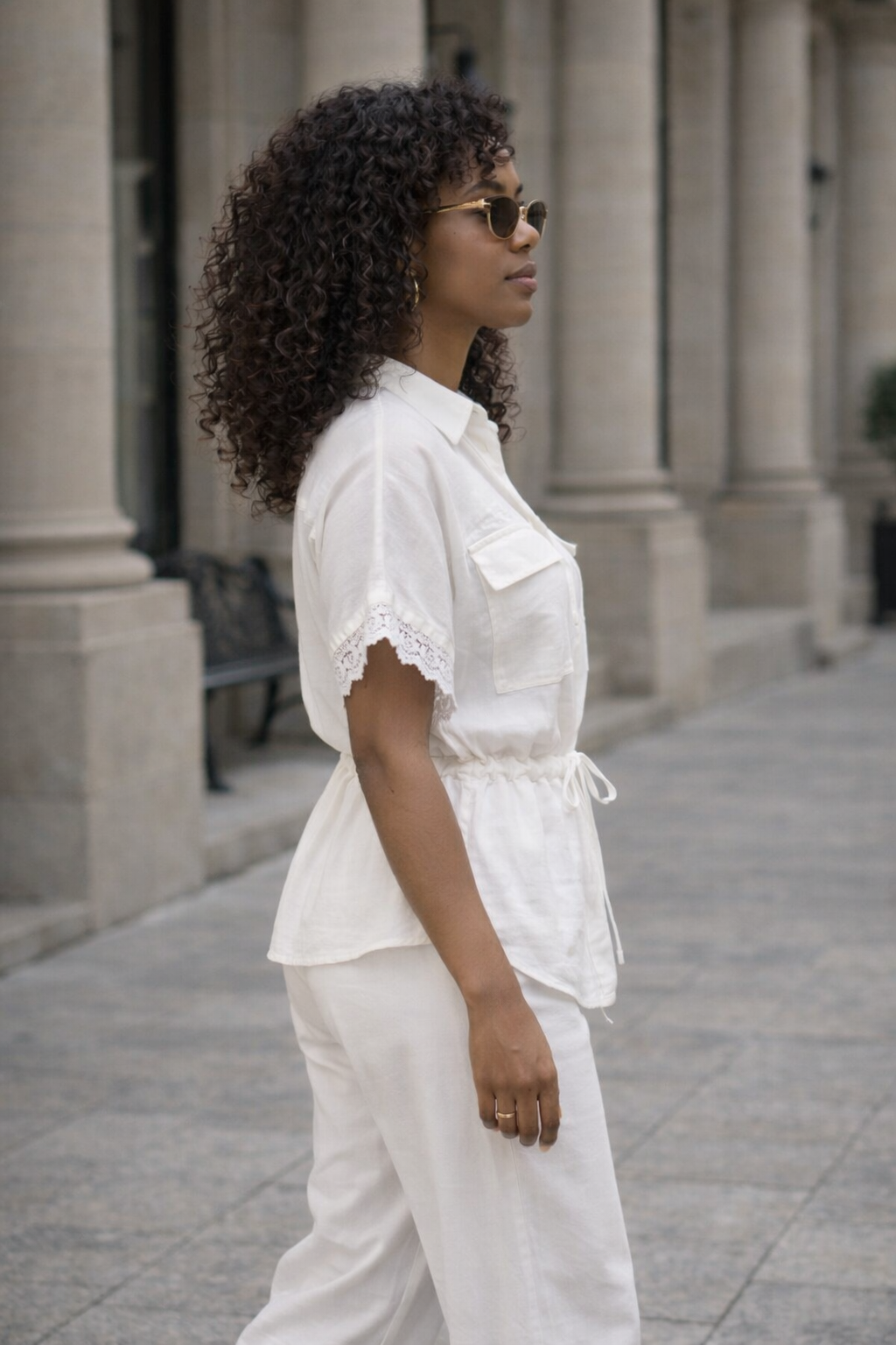 ensemble-blanc-femme-chemisier-pantalon