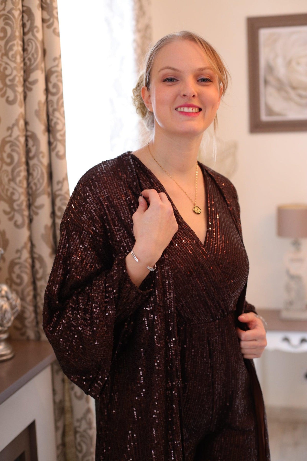 Gilet long chocolat à sequins – Beautiful Shop