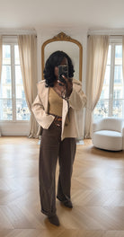 Manteau court beige à col en fausse fourrure amovible – Beautiful Shop