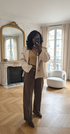 Manteau court beige à col en fausse fourrure amovible – Beautiful Shop
