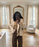Manteau court beige à col en fausse fourrure amovible – Beautiful Shop