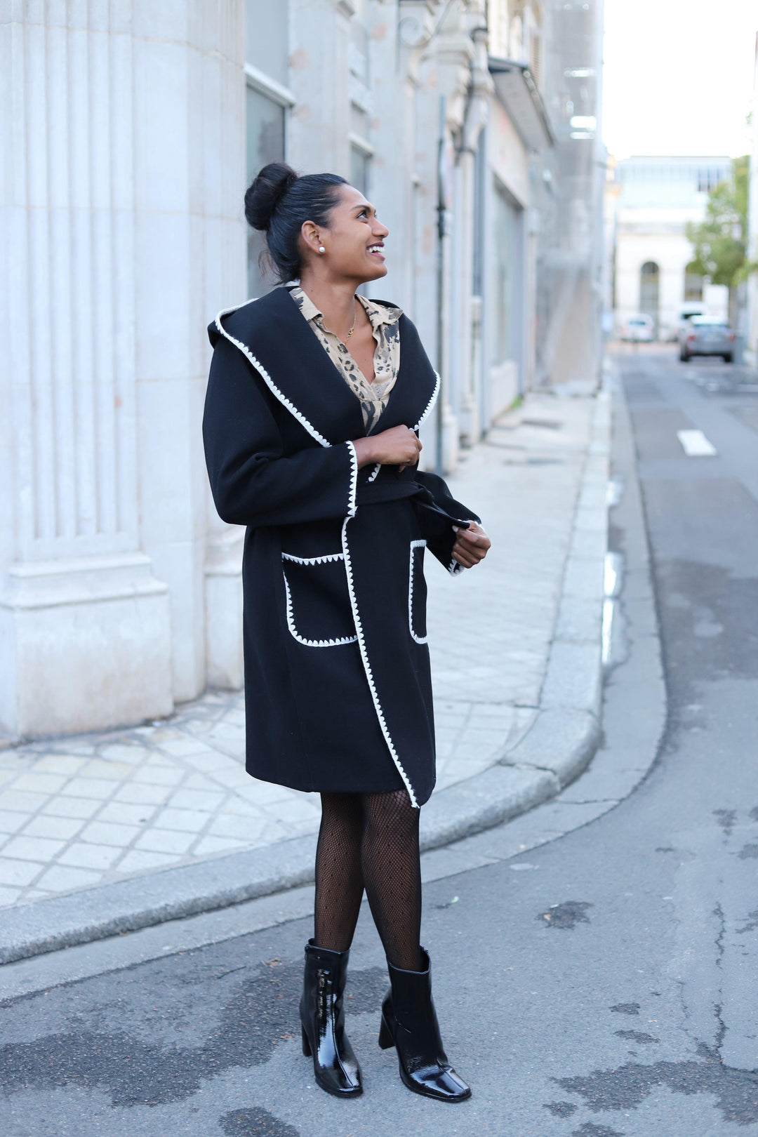 Manteau Noir avec Détails de Liseré - beautifulshop