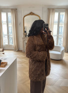 manteau fausse fourrure chocolat femme, manteau long fourrure hiver, manteau marron oversize chaud, manteau peluche tendance, fausse fourrure chic femme