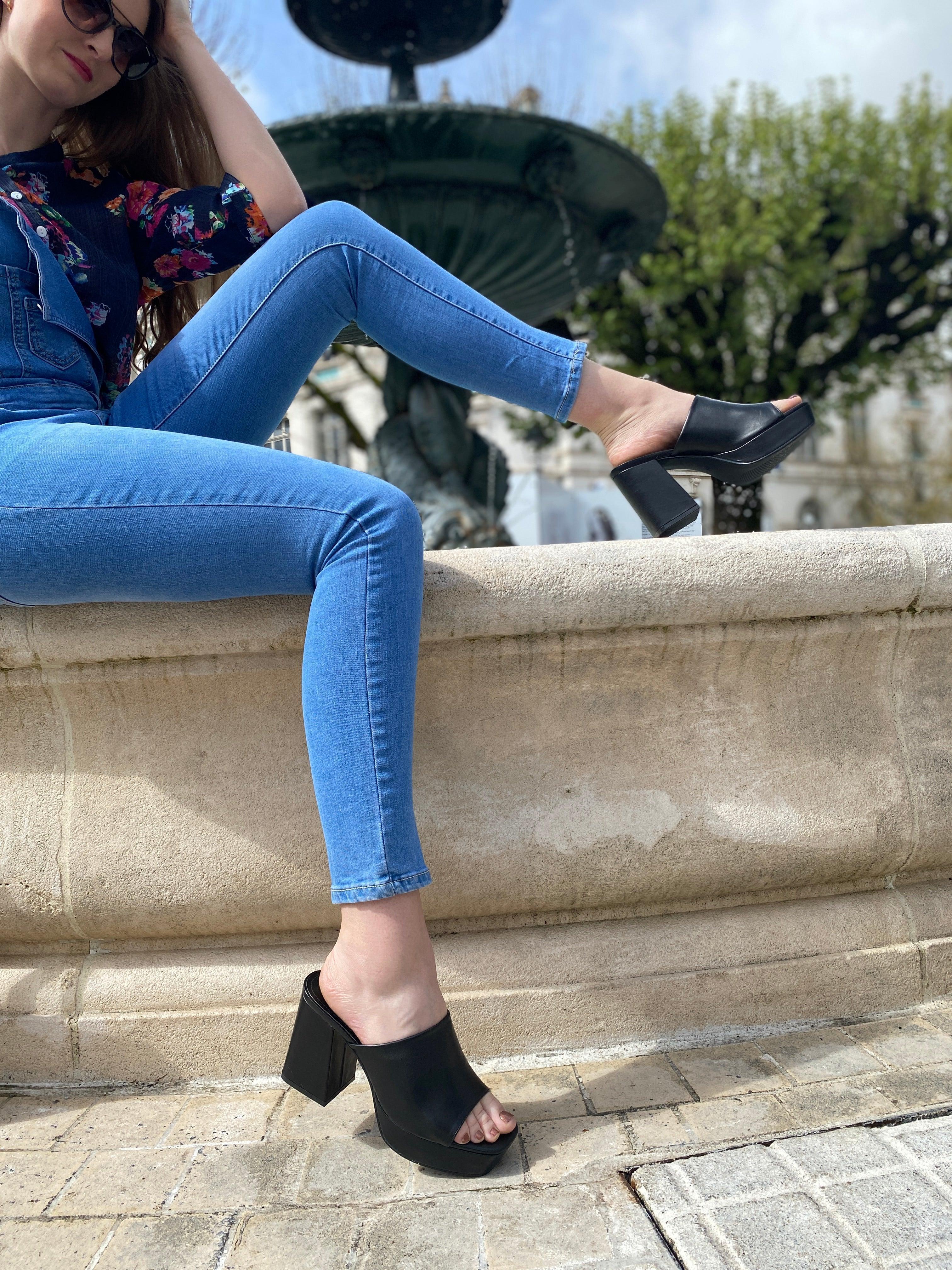 Mules à bouts ouverts et plateforme noir - beautifulshop