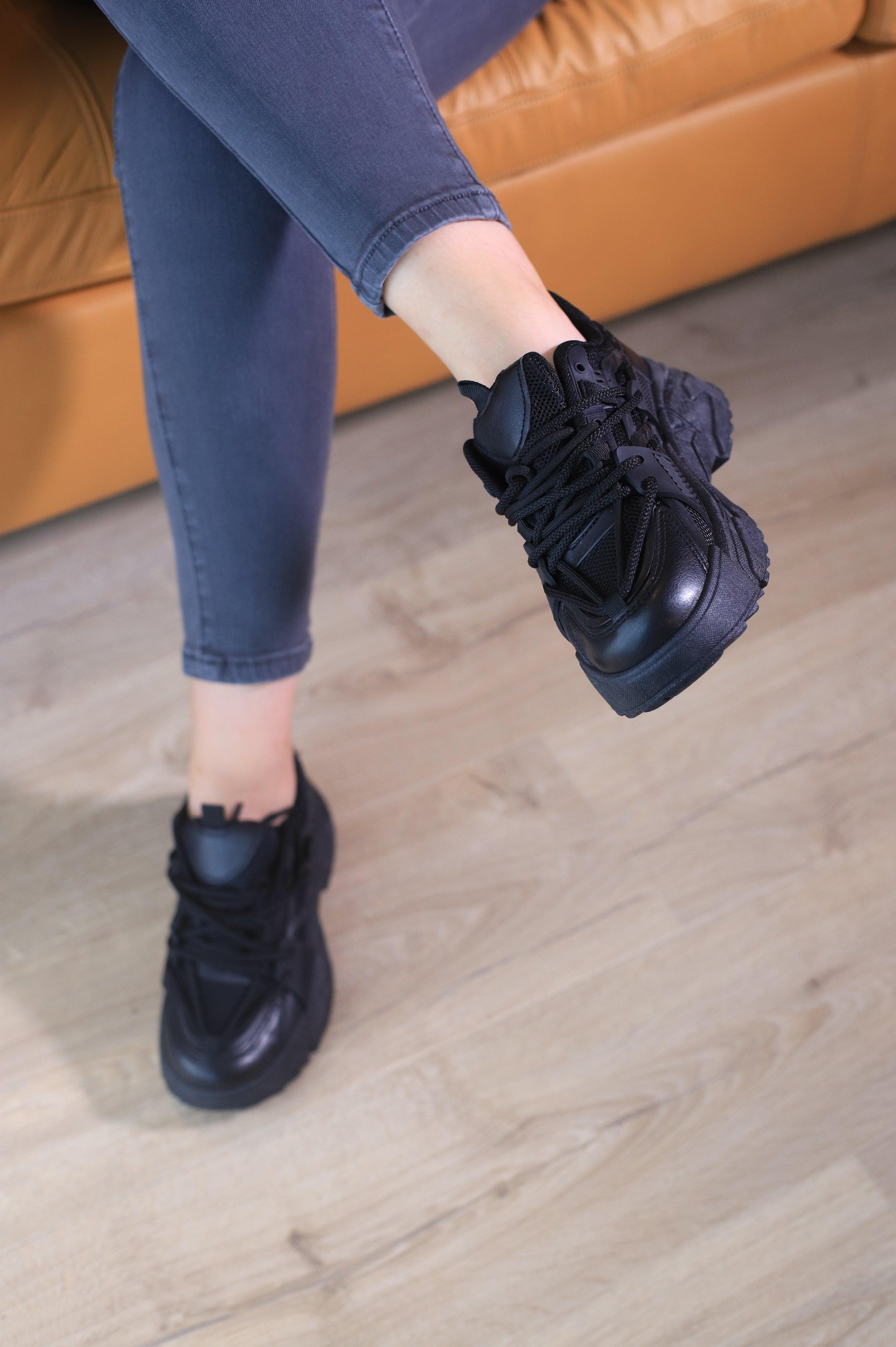 Paire de Baskets Noires - beautifulshop