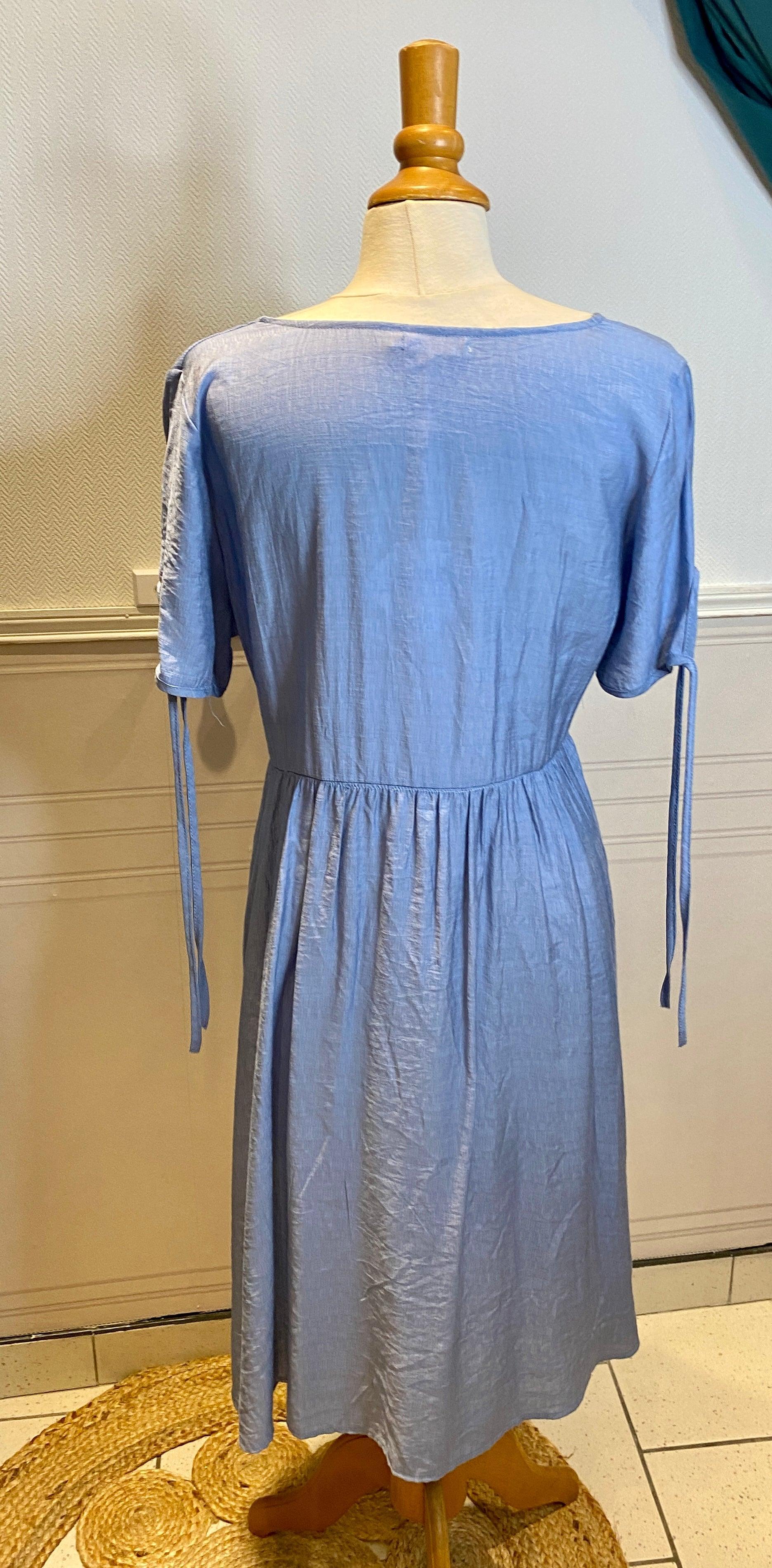 Petite robe boutonnée - beautifulshop