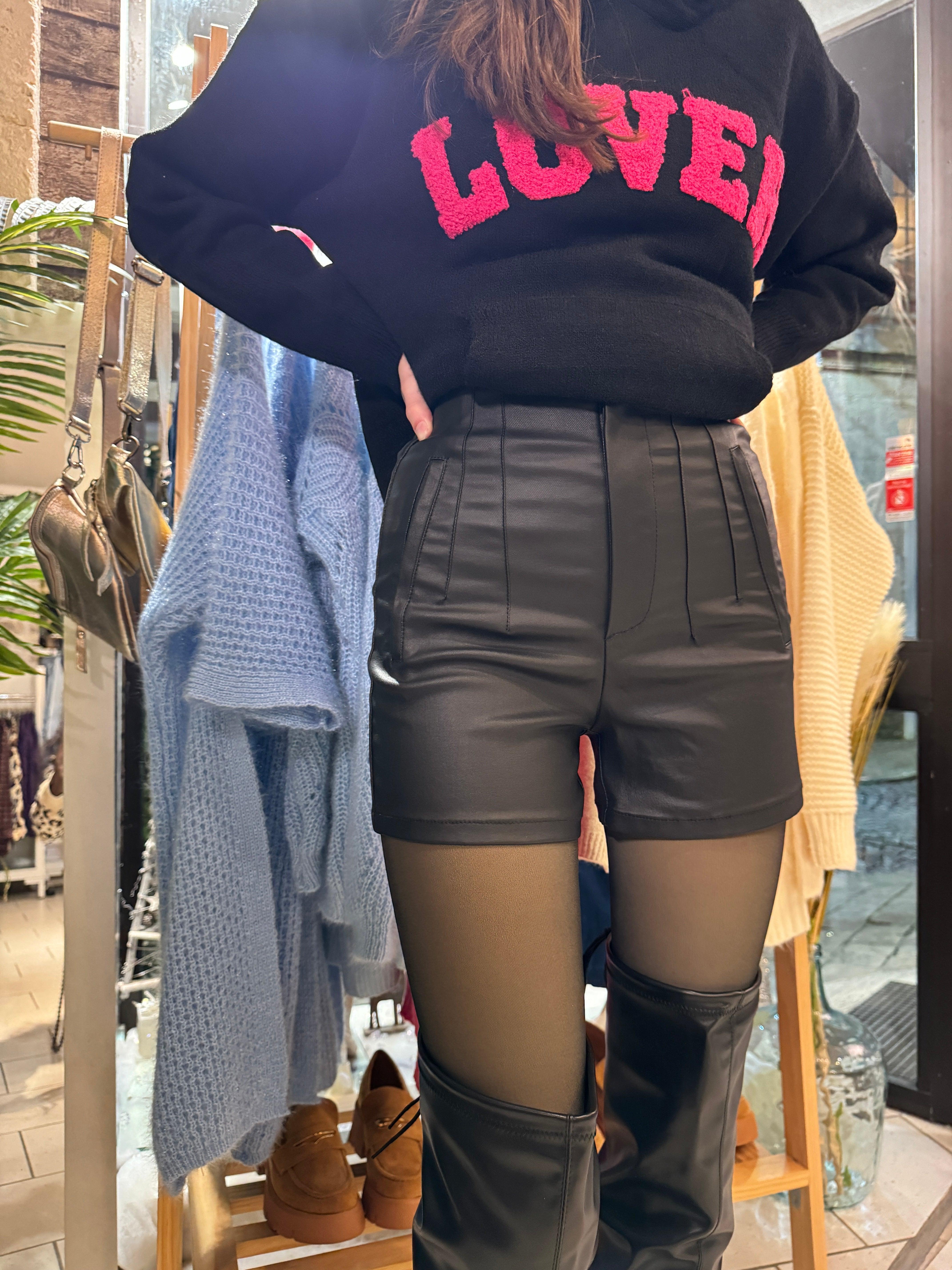 Produit: Short en Similicuir Noir - beautifulshop