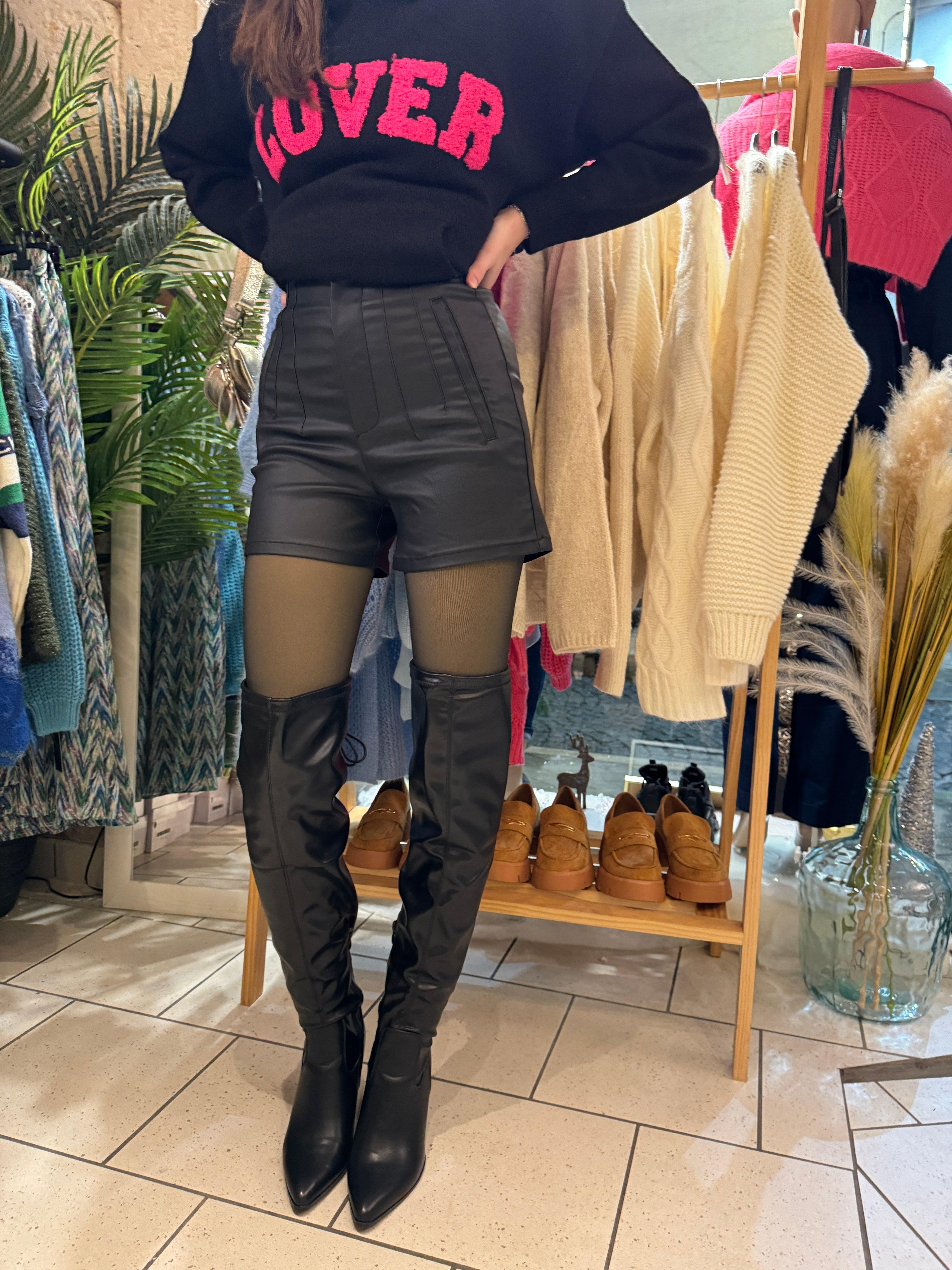 Produit: Short en Similicuir Noir - beautifulshop