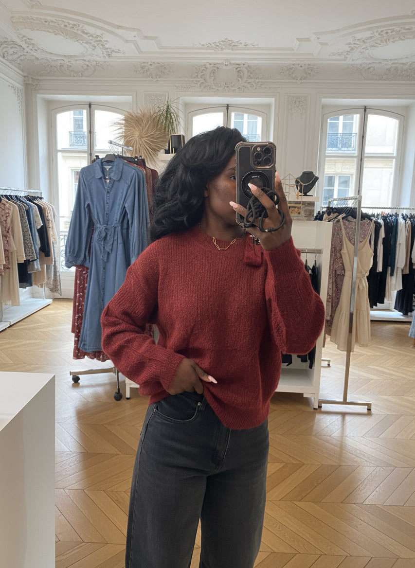 Pull bordeaux à épaule dénudée et nœud en dentelle – Beautiful Shop