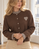 Pull boutonné Romy à détails carreaux – marron – Beautiful Shop