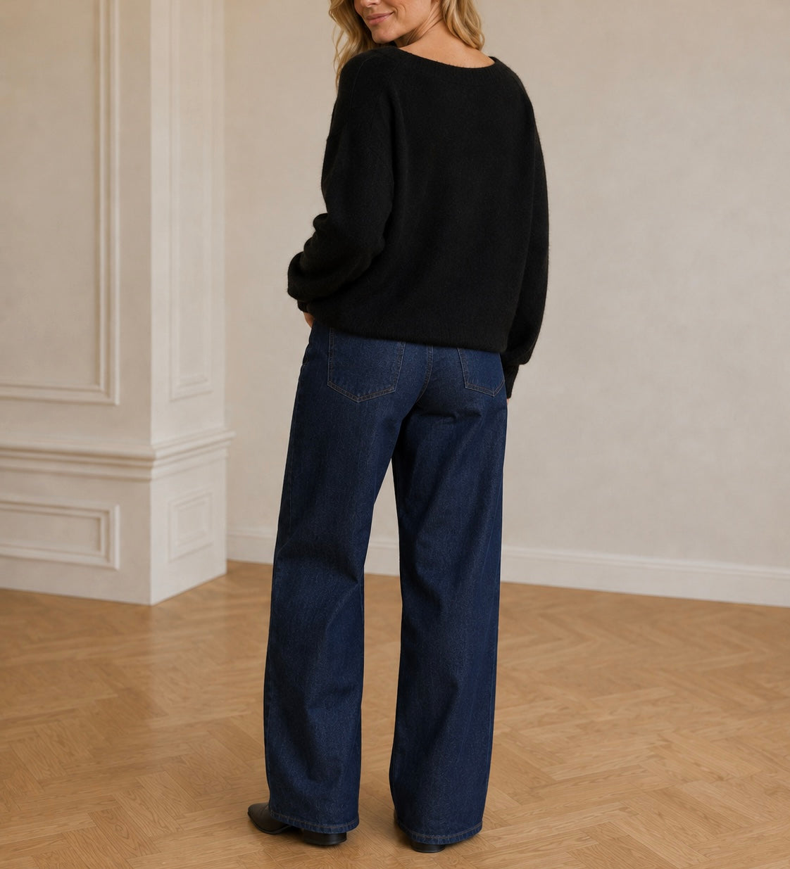 Pull Céleste noir à bijou doré – Beautiful Shop