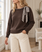 Pull Clémence chocolat à nœud léopard – Beautiful Shop