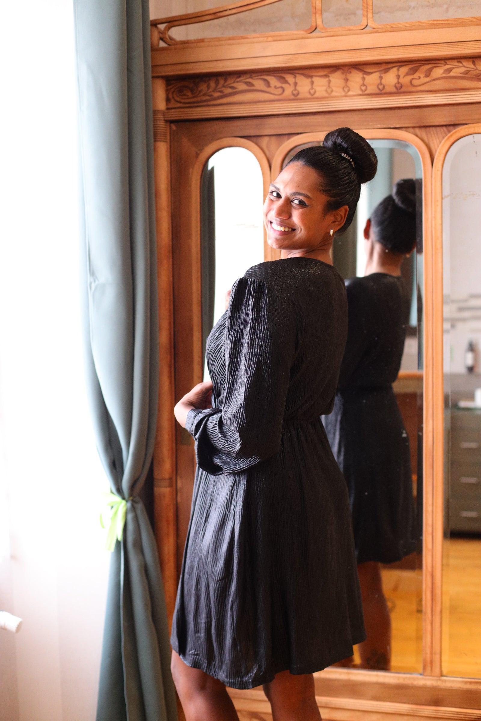 Robe courte noire à manches longues – Beautiful Shop