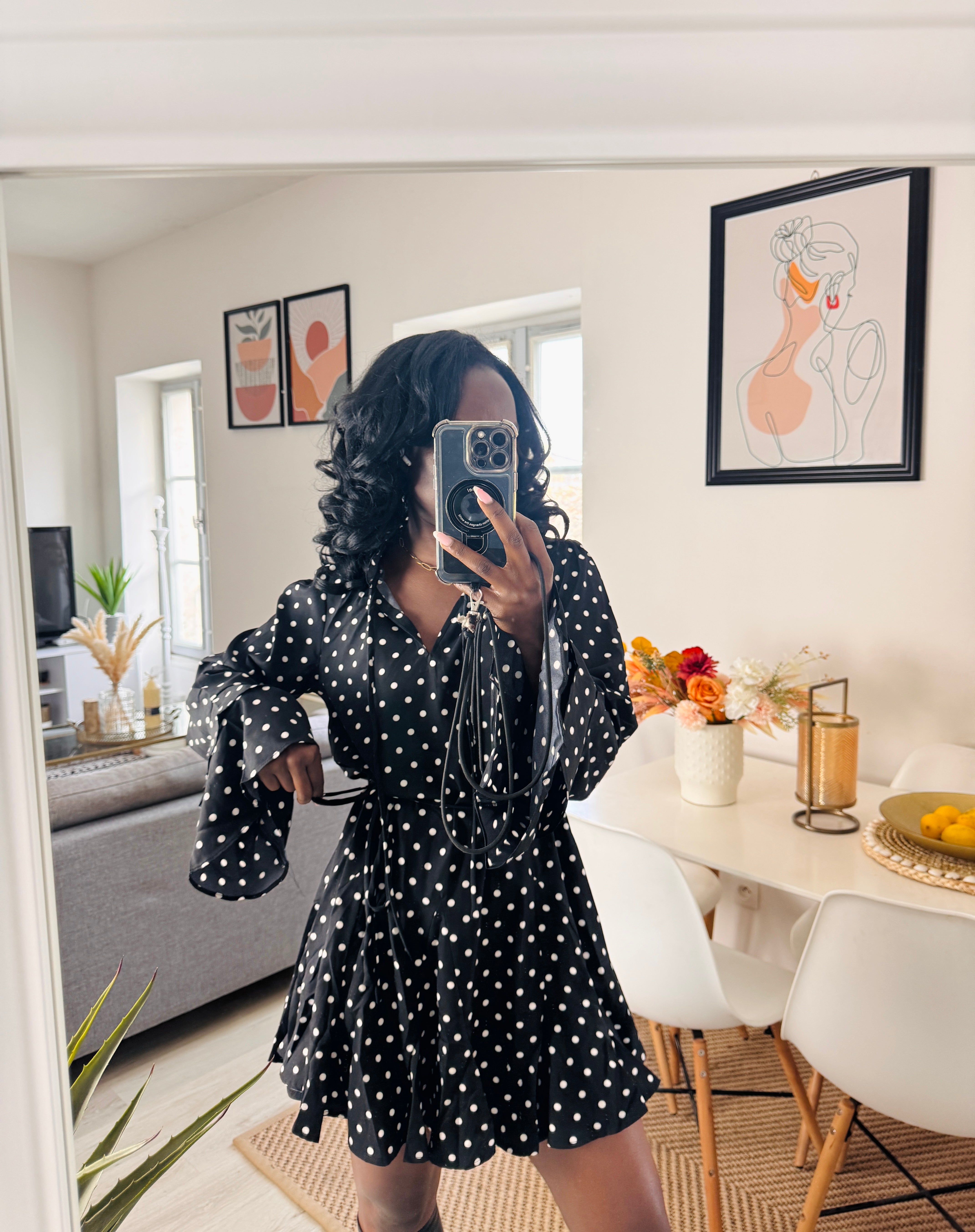 Robe courte noire à pois blancs et ceinture – Beautiful Shop