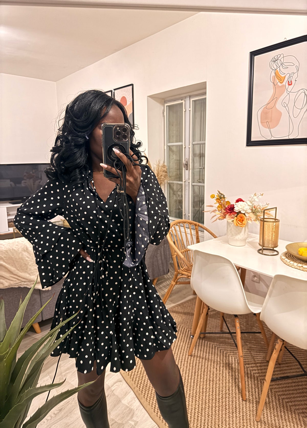 Robe courte noire à pois blancs et ceinture – Beautiful Shop