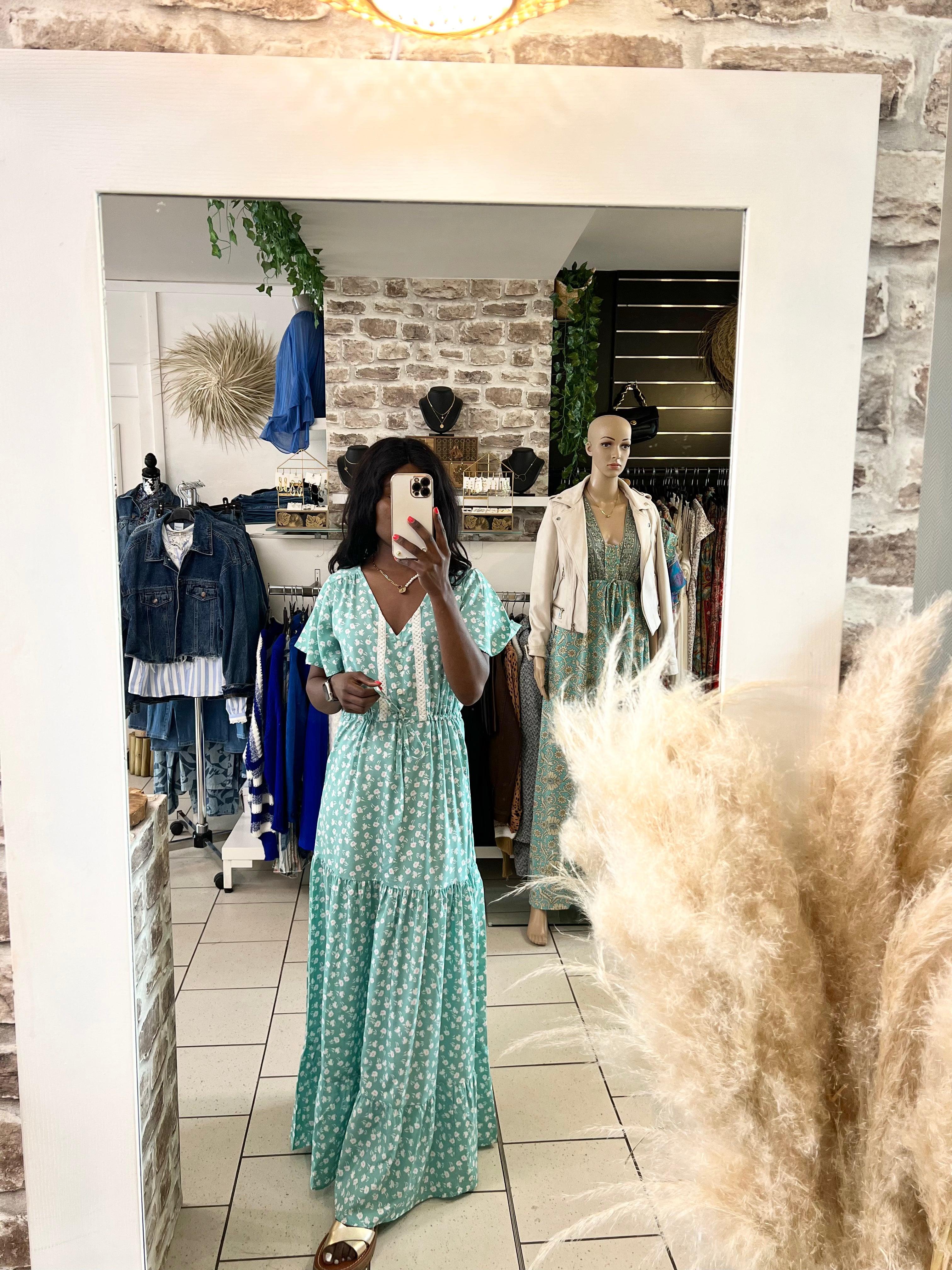 Robe longue à volants avec col V - Élégance et féminité pour un style bohème chic - beautifulshop