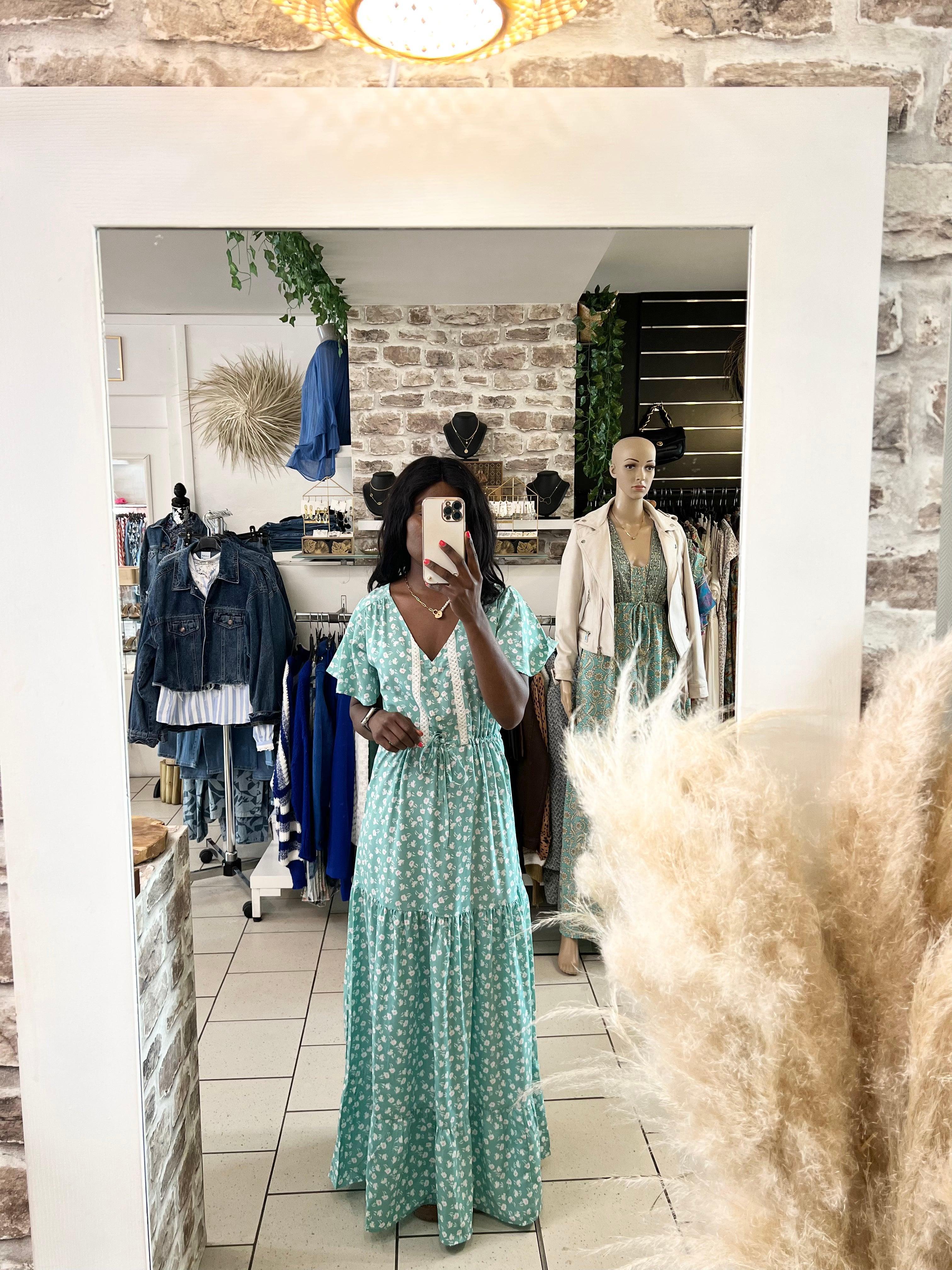 Robe longue à volants avec col V - Élégance et féminité pour un style bohème chic - beautifulshop
