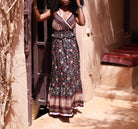 Robe longue dos nu imprimée noire - beautifulshop