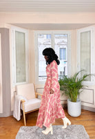 robe bohème mi-longue, robe imprimé cachemire rose, robe fluide automne hiver, robe chemise longue femme, robe viscose soie chic