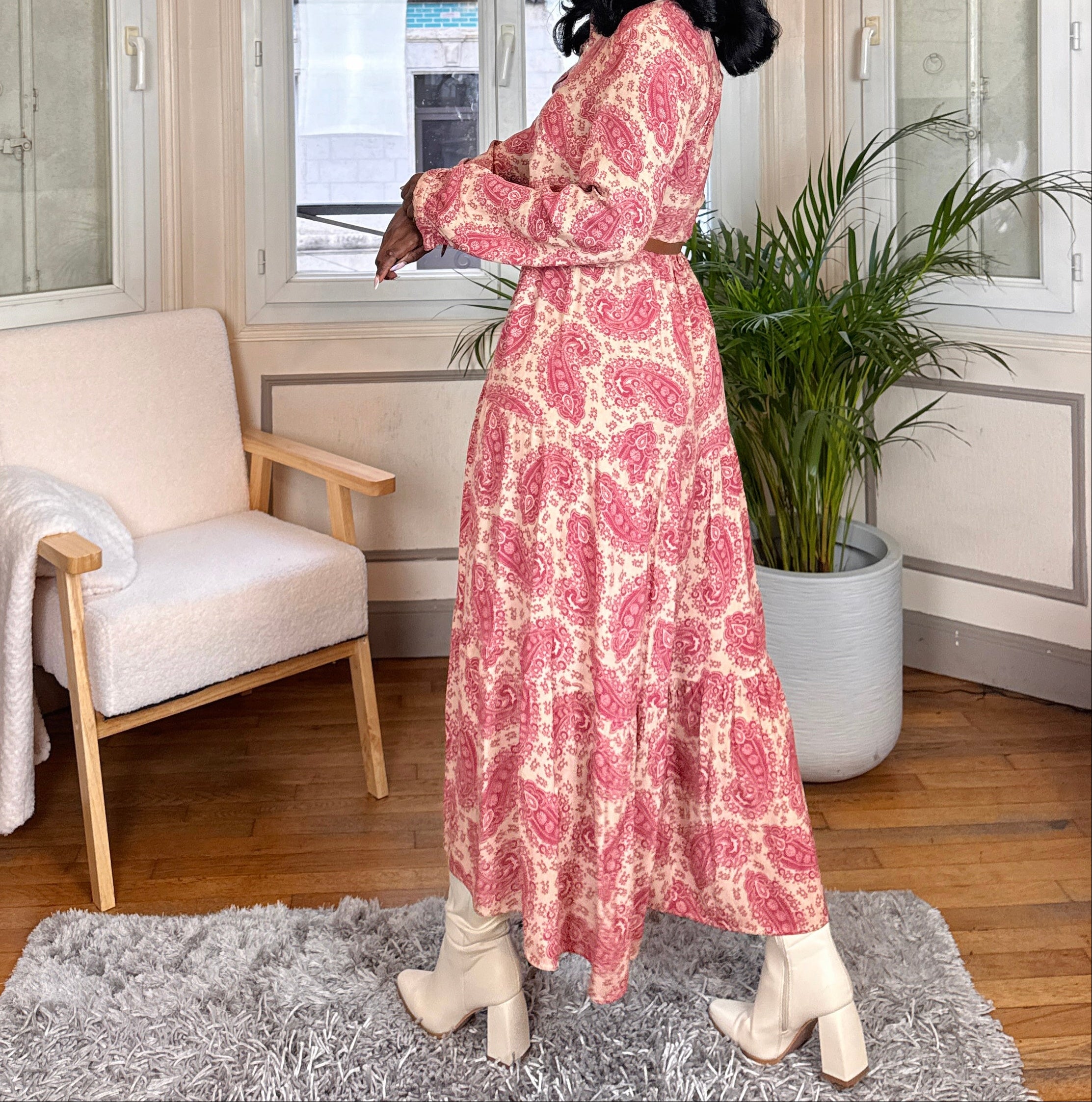 robe bohème mi-longue, robe imprimé cachemire rose, robe fluide automne hiver, robe chemise longue femme, robe viscose soie chic